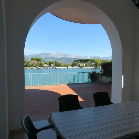 Foce Del Magra - Tra Cinque Terre E Dei Marmi Con Posto Barca * أَميليا