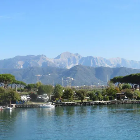 Alla Foce Del Magra - Tra Cinque Terre E Forte Dei Marmi Con Posto Barca *