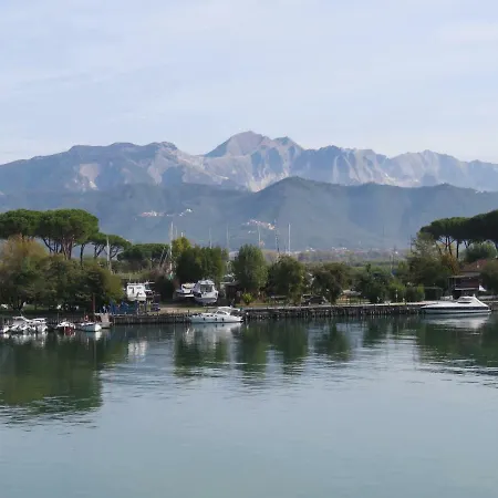 Foce Del Magra - Sul Fiume Vicino Al Mare E Alle Cinque Terre Con Posto Barca
