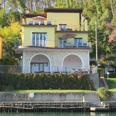 Alla Foce Del Magra - Sul Fiume Vicino Al Mare E Alle Cinque Terre Con Posto Barca Apartamento *
